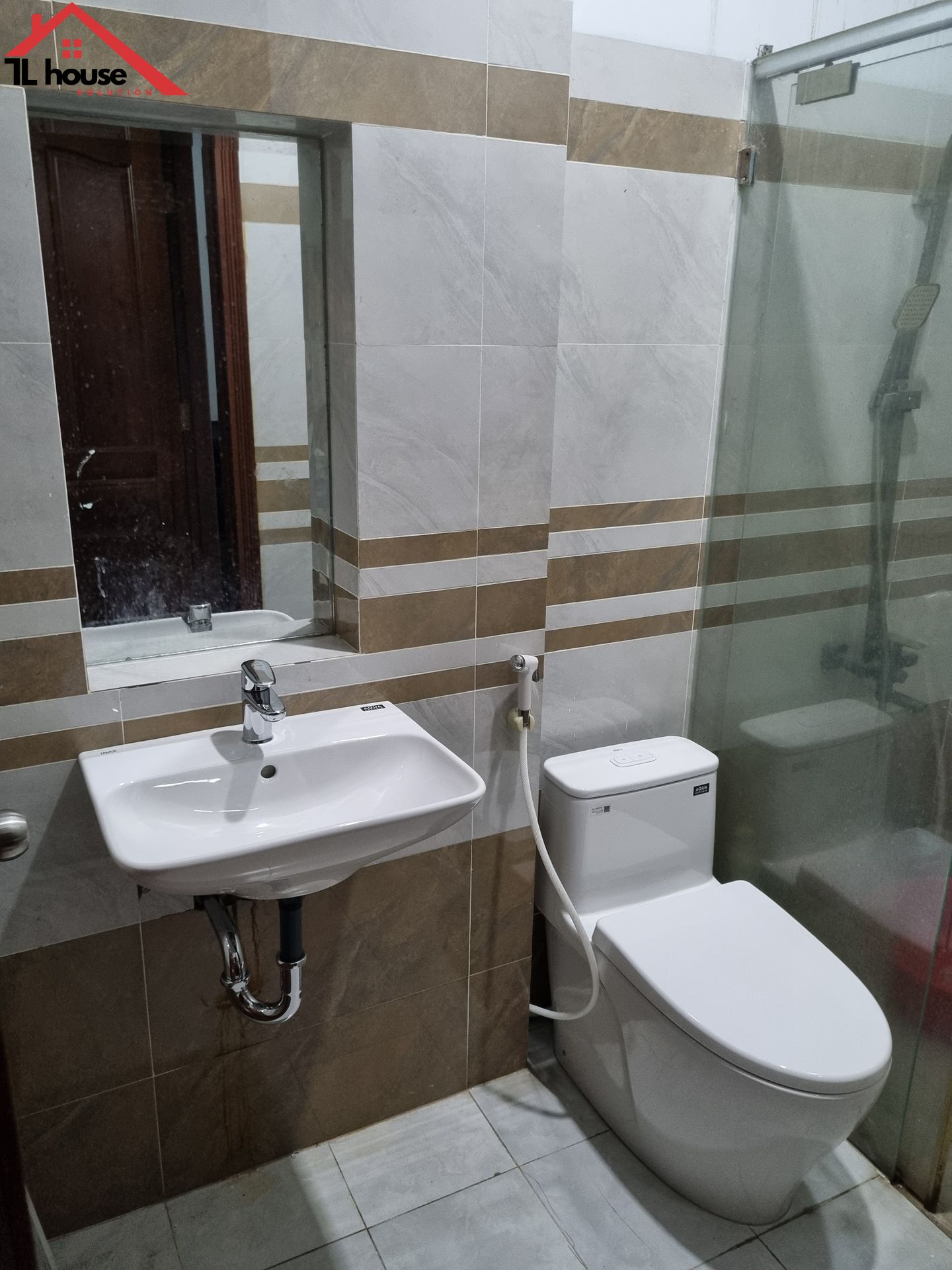 Lắp đặt bồn cầu giá rẻ, uy tín, chất lượng