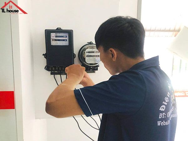 Thợ lắp đồng hồ điện, công tơ điện uy tín chất lượng